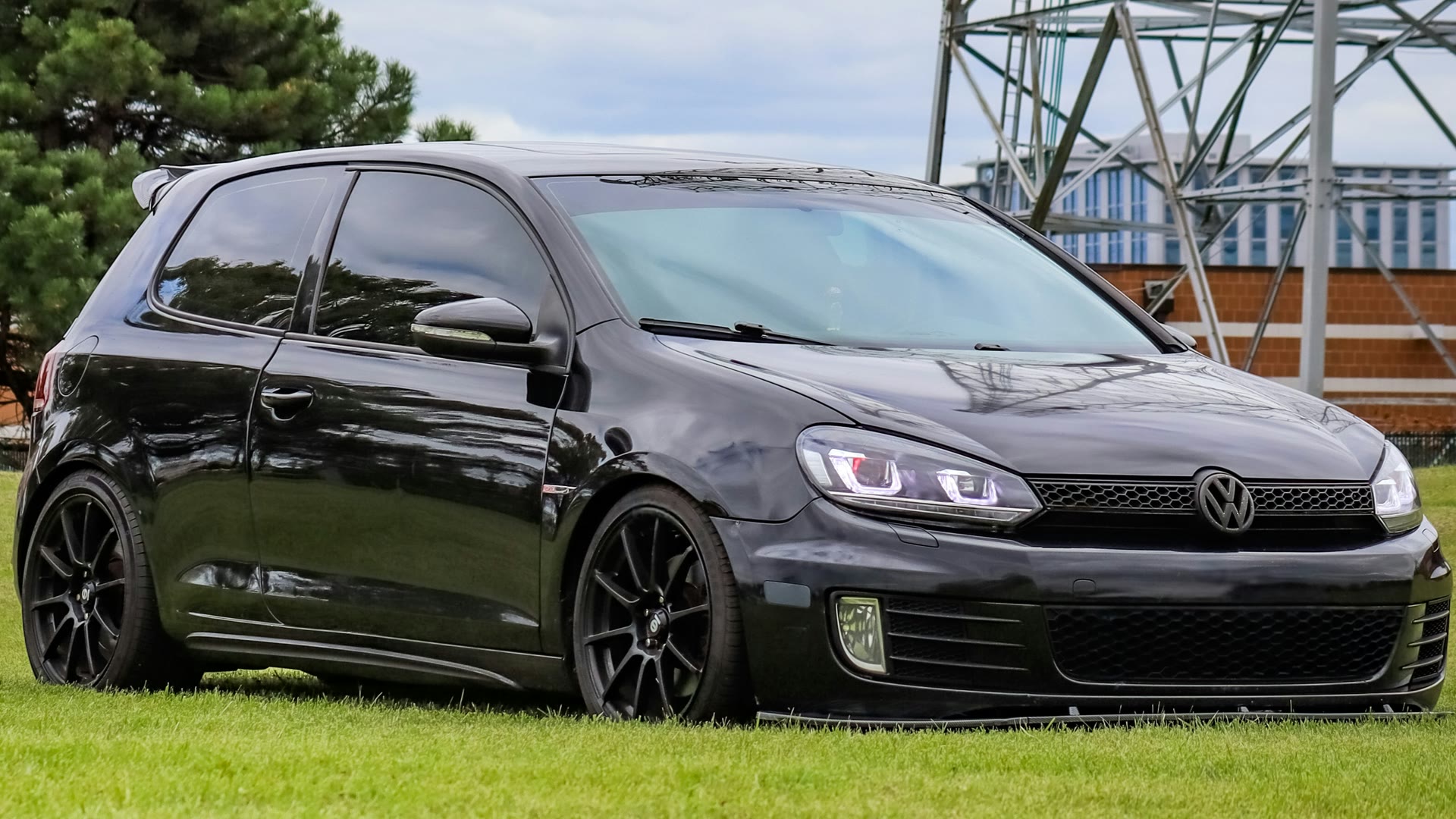 Car tinting Ellenbrook: hatchback with tinted windows parked in Perth